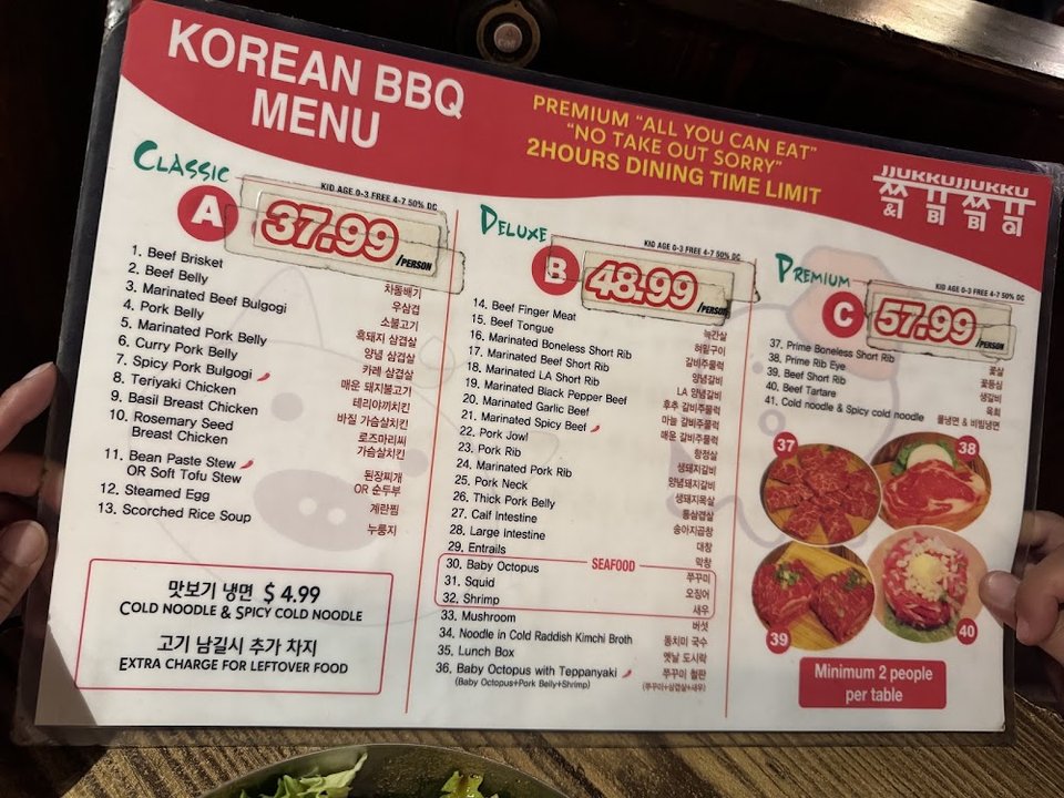 Simple menu display for barbecue and soju.